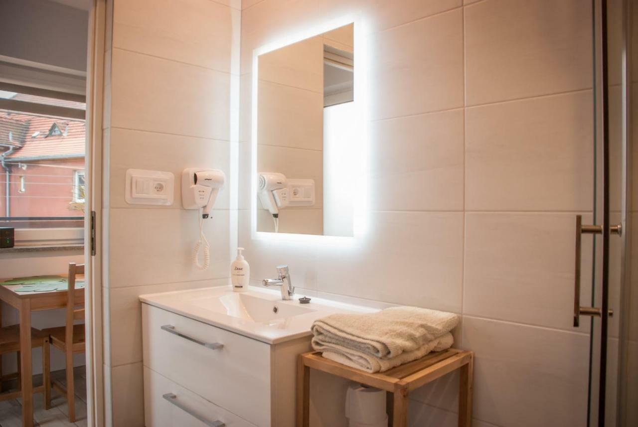 Noclegi "Boczna 5A" Apartamenty Goscinne Щавно-Здруй Екстериор снимка