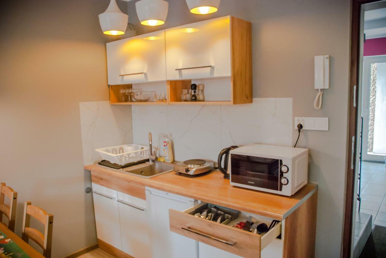 Noclegi "Boczna 5A" Apartamenty Goscinne Щавно-Здруй Екстериор снимка