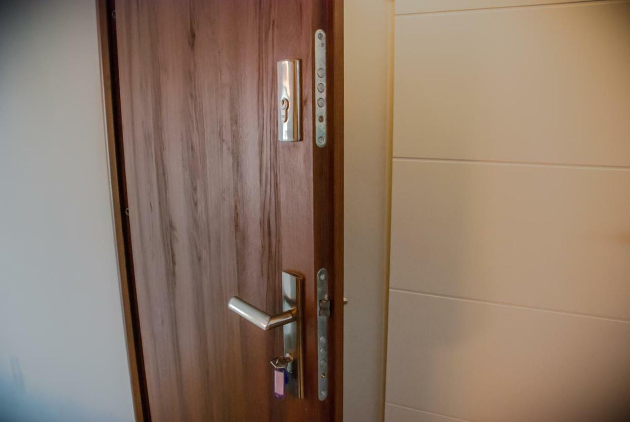 Noclegi "Boczna 5A" Apartamenty Goscinne Щавно-Здруй Екстериор снимка
