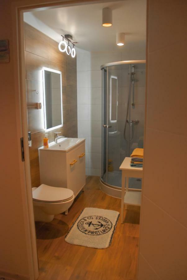 Noclegi "Boczna 5A" Apartamenty Goscinne Щавно-Здруй Екстериор снимка