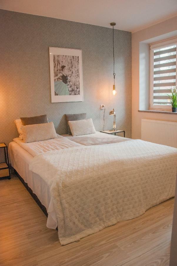 Noclegi "Boczna 5A" Apartamenty Goscinne Щавно-Здруй Екстериор снимка